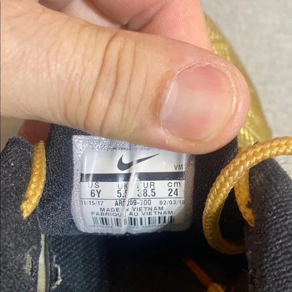 Nike Air Max Plus TN BG Metallic Gold Red Reflective AR0259-700 Youth US Size 7Y - Picture 9 of 12